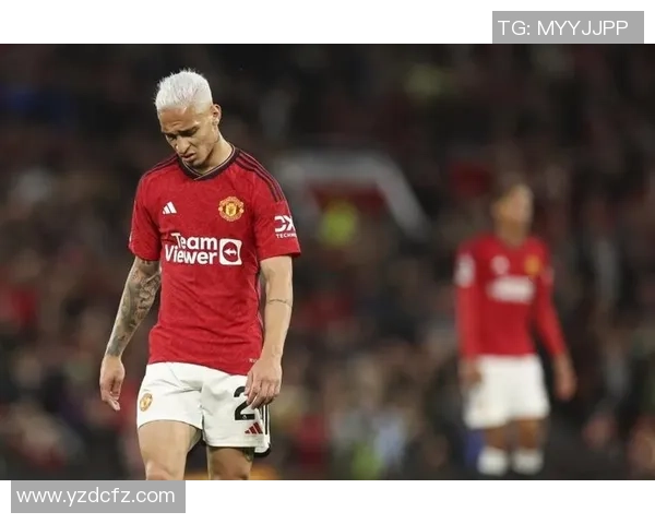 足球球星隐秘身份揭秘：从街头伪装到豪门赛场的惊人转变