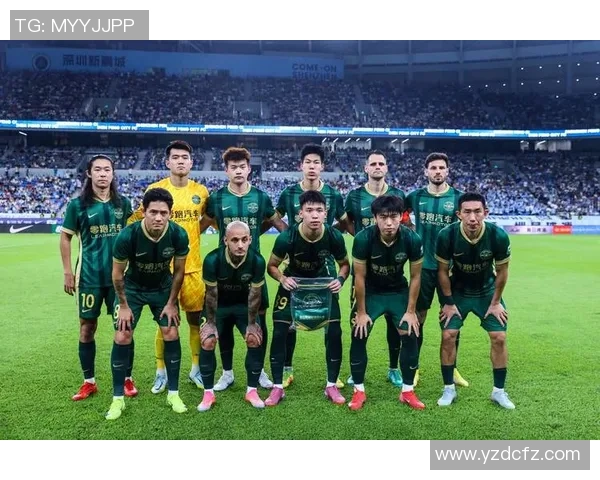 足球巨星加盟新俱乐部引发全球关注 转会风云再掀新高潮